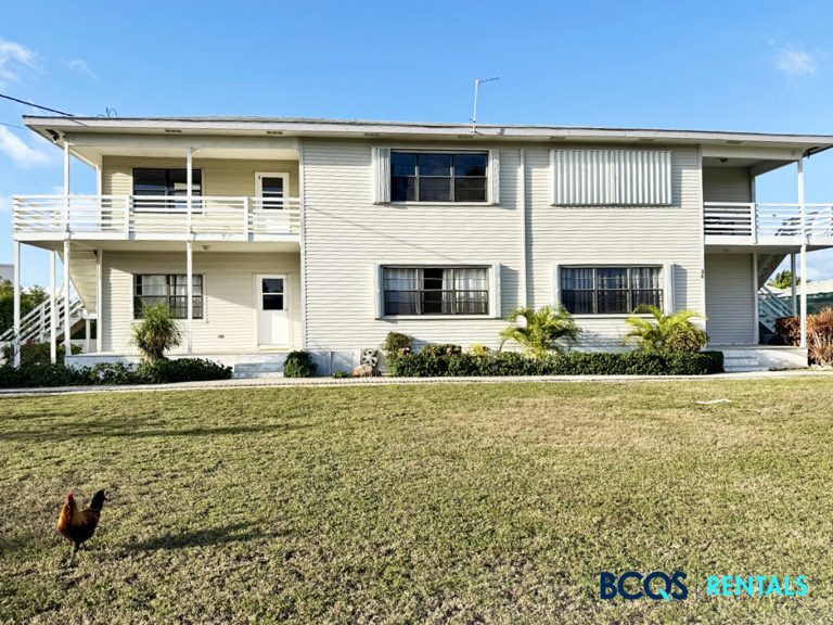 Spacious 3 Bed Plus Den 2 Bath - 262 - Exterior - [WM]